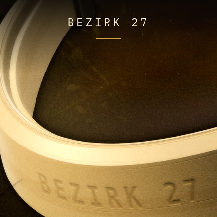 Armband mit der Prägung Bezirk 27